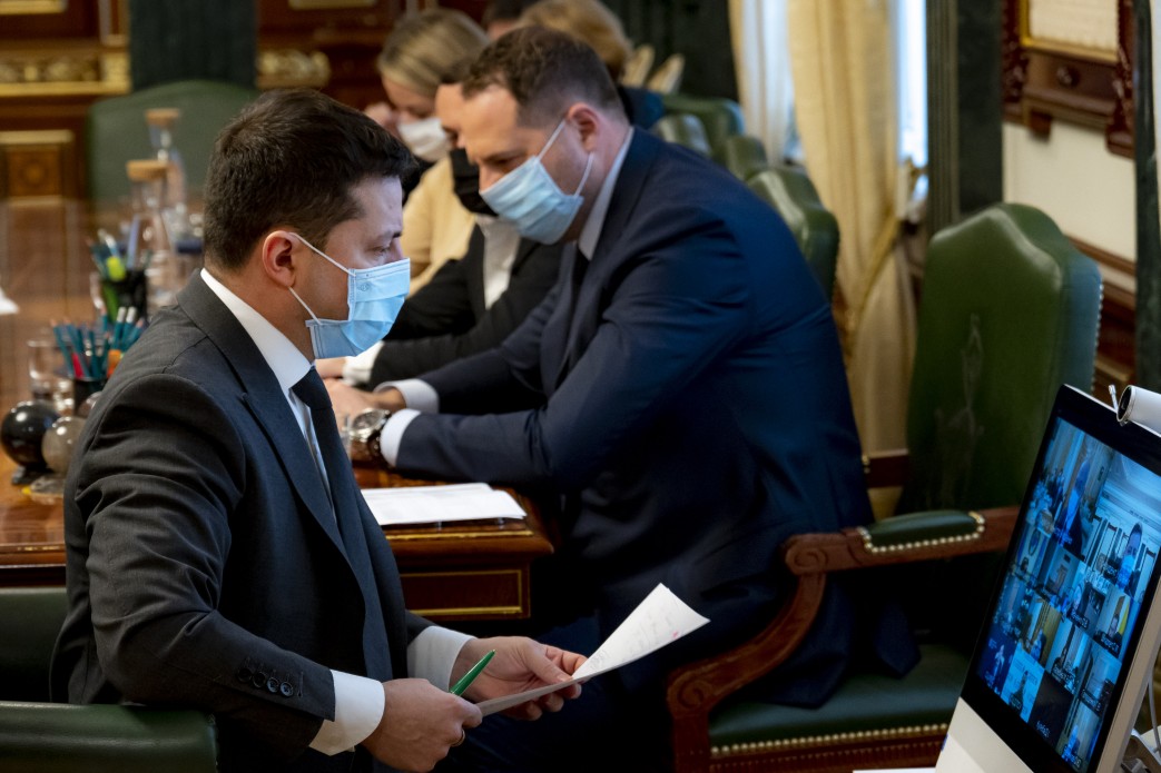 Майже 100 тисяч українців отримали бустерну дозу вакцини проти COVID-19 – нарада під головуванням Президента 