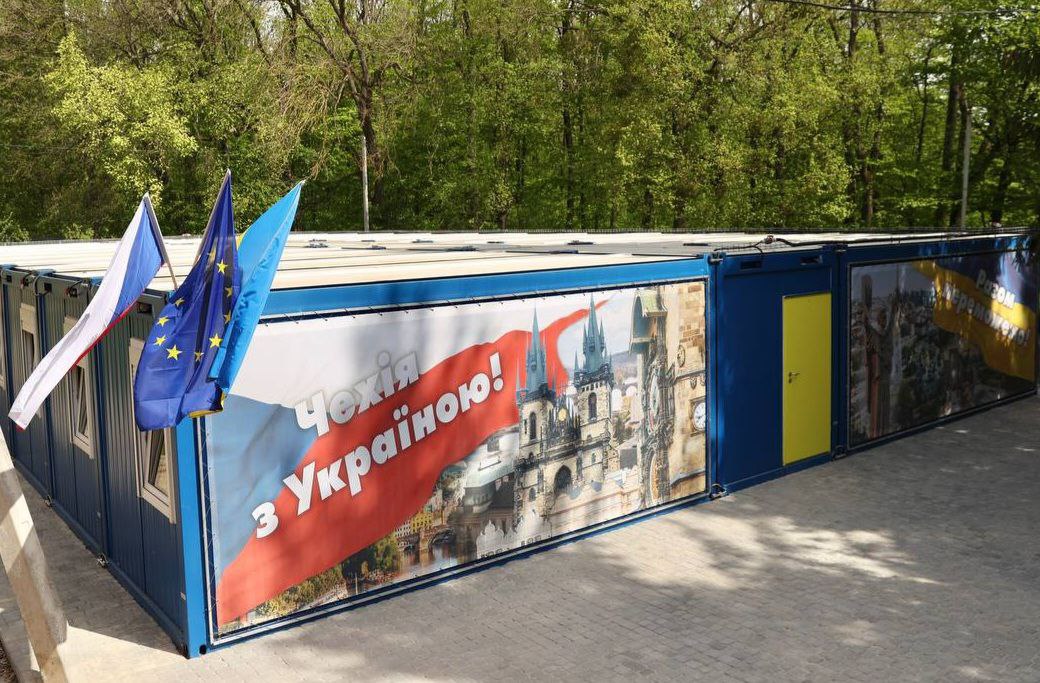 На Вінниччині за підтримки Чеської Республіки збудували модульні будиночки для ВПО з інвалідністю