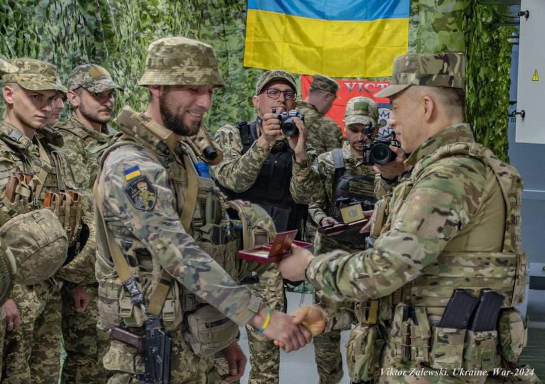 Військовий з Вінниччини Василь Грабійчук отримав медаль «Захиснику України» від Головнокомандувача ЗСУ