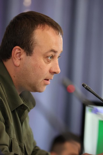 Автомобілі «швидких» для громад, дискусія депутатів-аграріїв та організація охорони громадського порядку в області - Сергій Борзов взяв участь у роботі 26 сесії обласної Ради