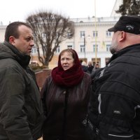 Начальник ОВА Сергій Борзов та учасники покладання