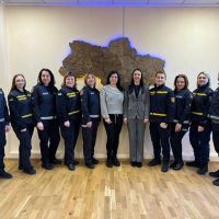 Регіональна координаторка Всеукраїнської програми ментального здоров’я «Ти як?» у Вінницькій області Олена Бессараба та учасники засідання
