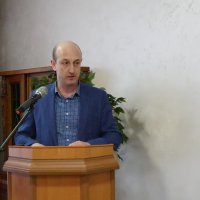 Директор Департаменту агропромислового розвитку ОВА Олег Сідоров зв трибуною