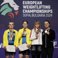 фото чемпіонки Європи з важкої атлетики Ганни Давидової та інших сортсменів