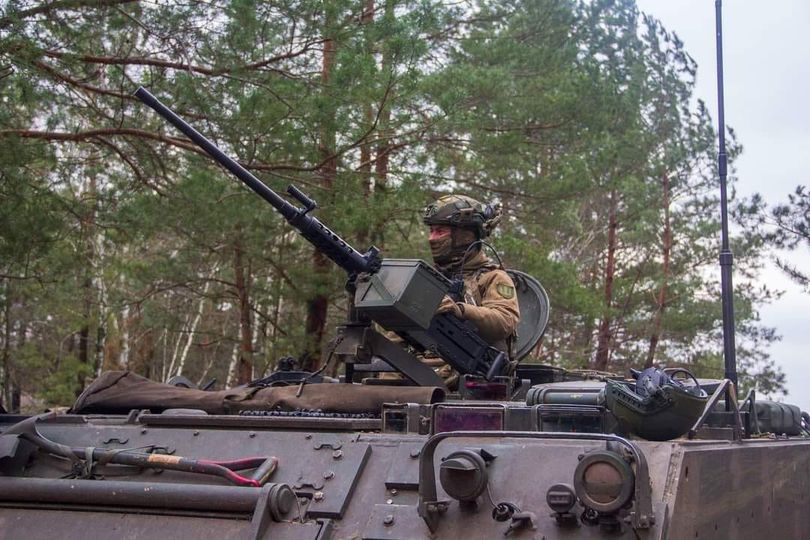 фото військового і техніки 