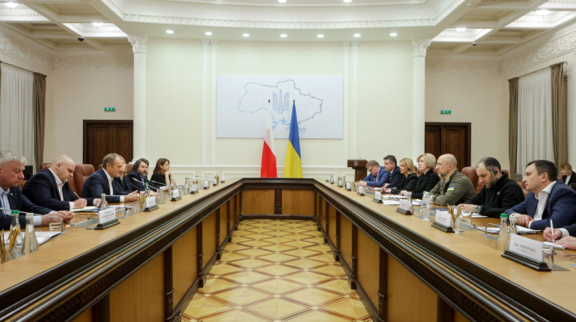 Прем’єр-міністр України Денис Шмигаль та Прем’єр-міністр Польщі Дональд Туск під час зустрічі в Києві