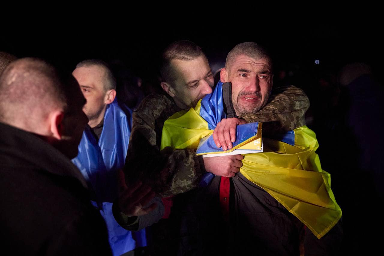 Додому з полону повернулися 230 військових та цивільних, 8 з них – вінничани 