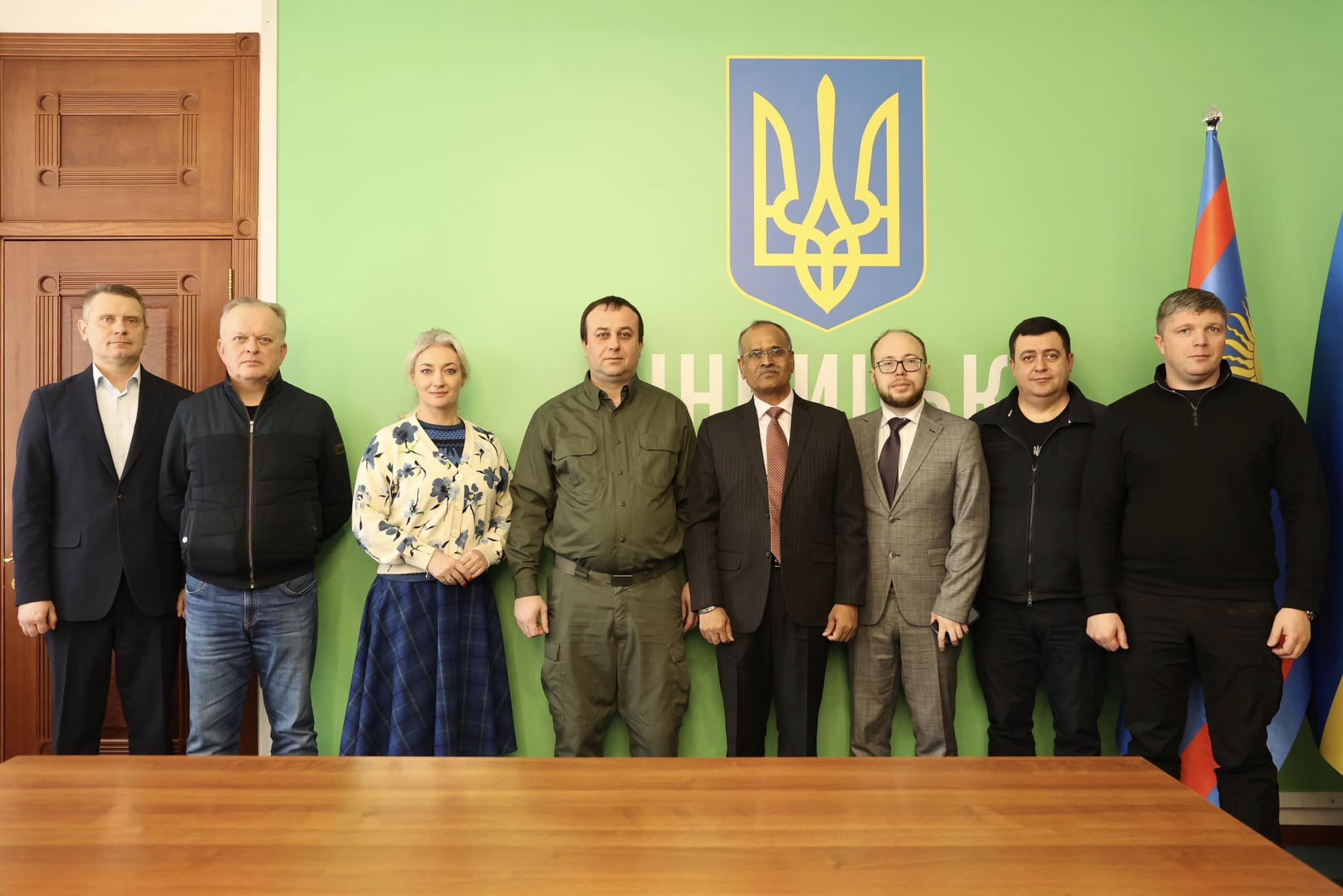 Начальник ОВА Сергій Борзов, заступники Начальника ОВА, Пан Надзвичайний і Повноважний Посол Республіки Індія в Україні та інші учасники зустрічі 