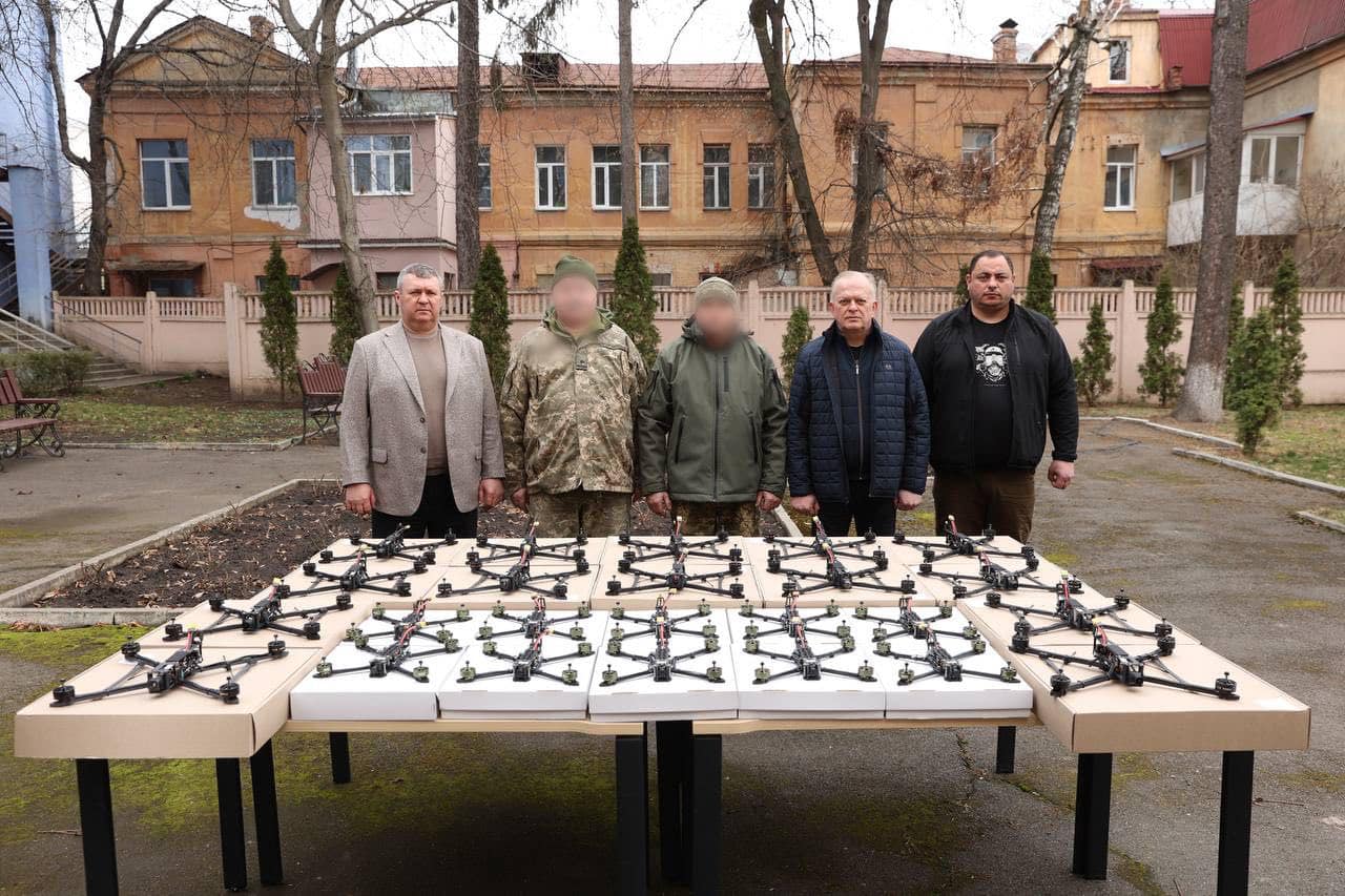 заступник начальника ОВА Сергій Здітовецький, голова Вінницької обласної Ради Вячеслава Соколовий, директор Департаменту з питань цивільного захисту, ресурсного забезпечення сил оборони і безпеки Богдан Зубчик та військові