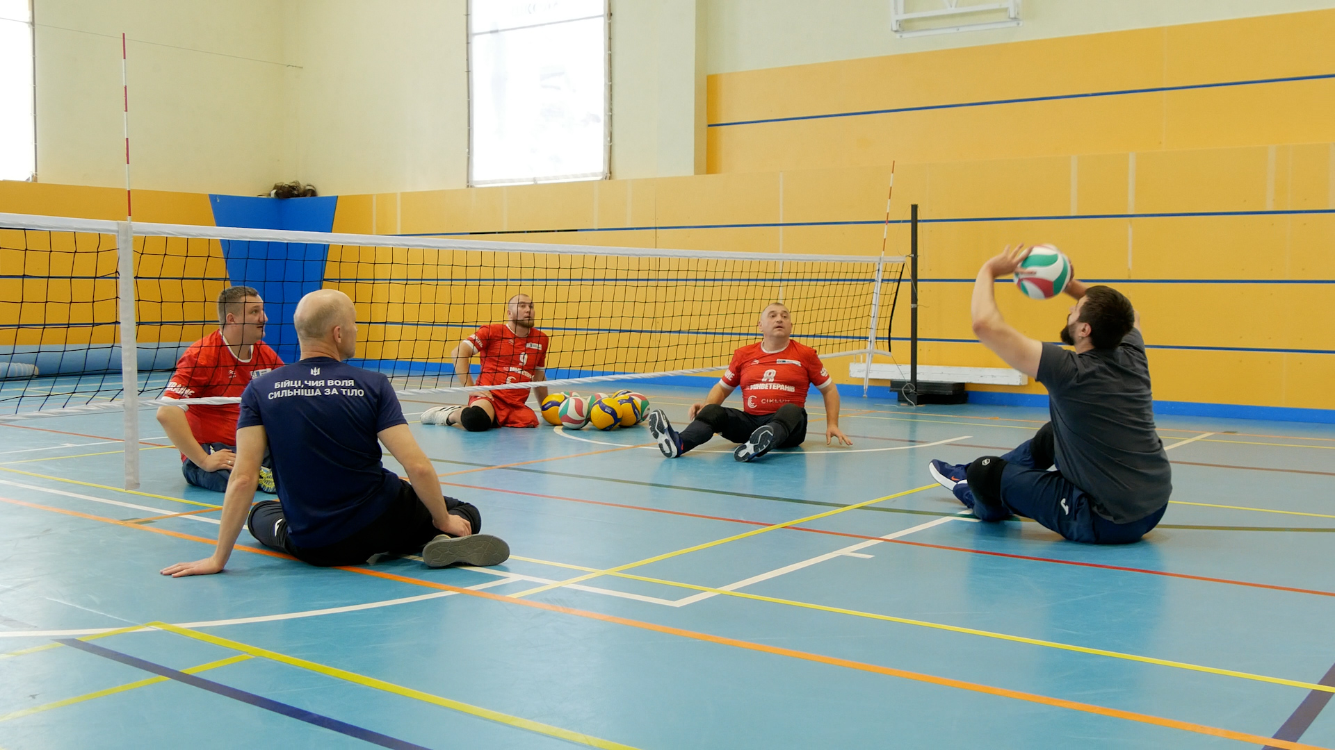 Майже два роки у Вінницькій області діє ветеранська команда з волейболу сидячи