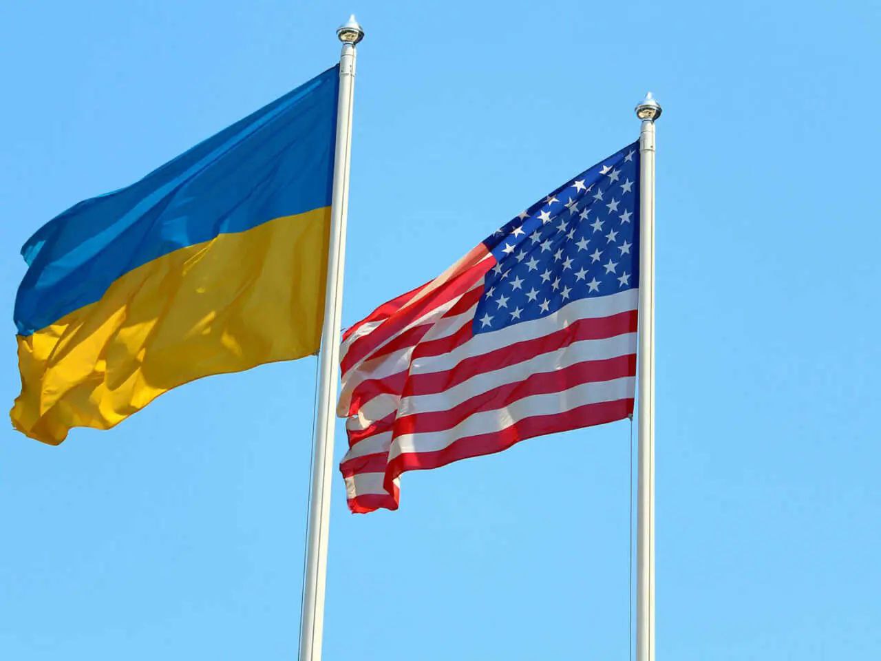 прапор України та прапор США 