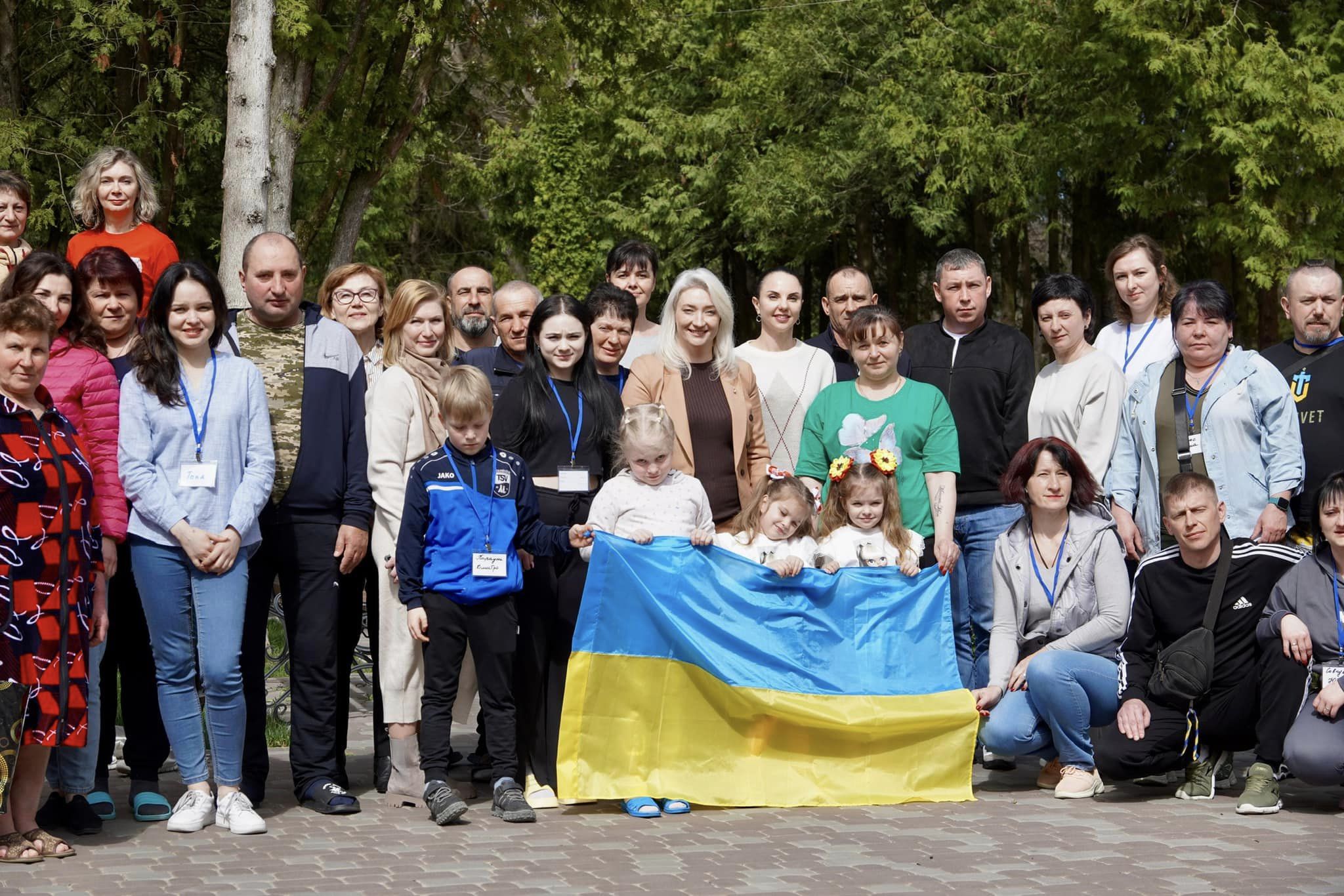 перший заступник Начальника ОВА Наталя Заболотна та учасники послуги соціально-психологічної адаптації