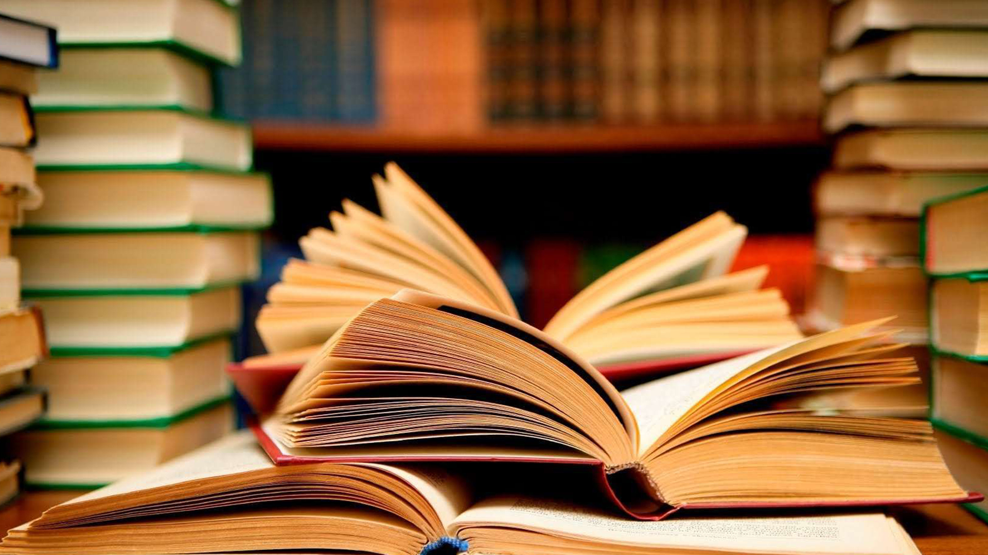 зображення розгорнутих книг 