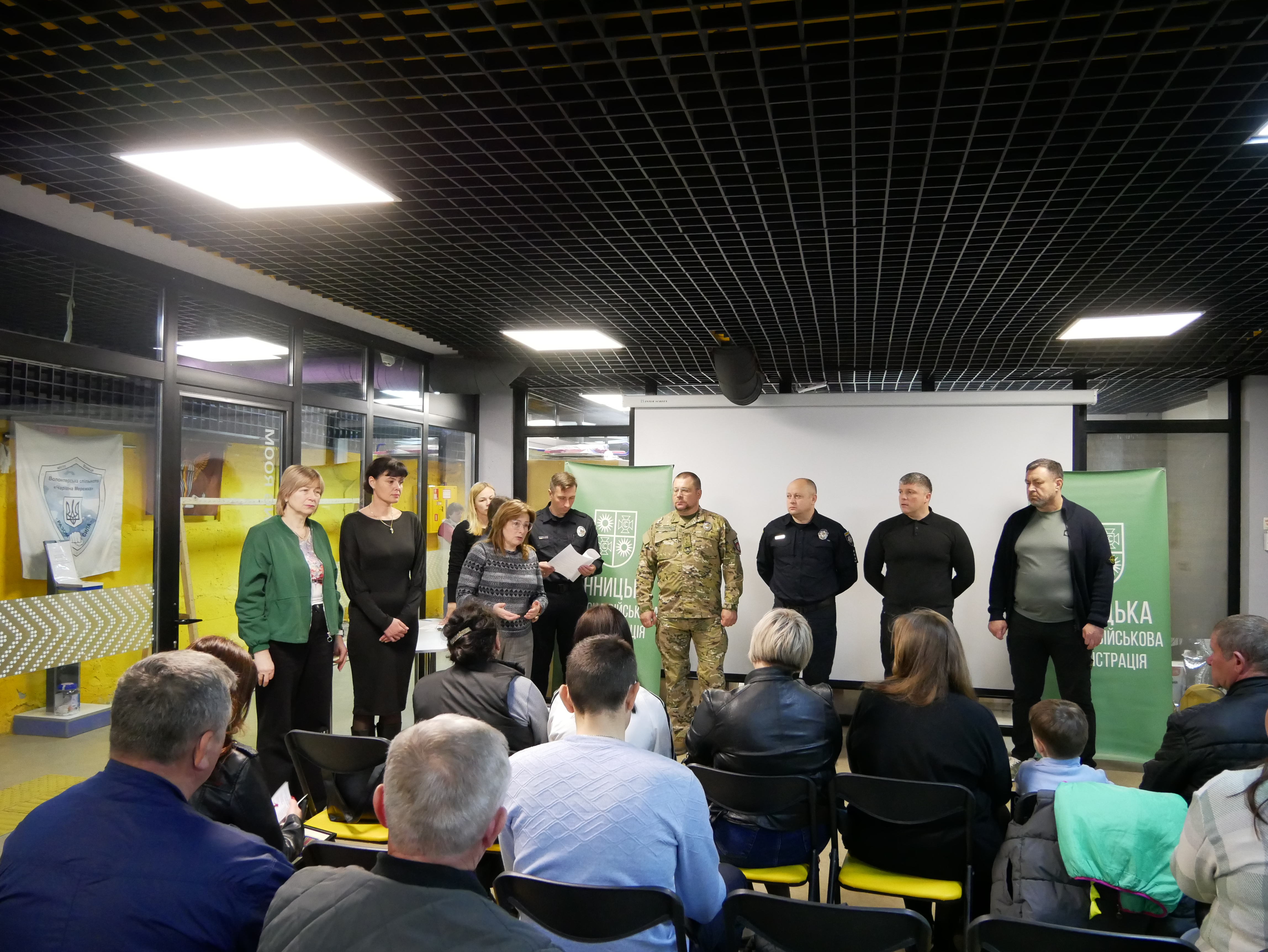 заступник начальника ОВА Олександр Піщик та учасники заходу