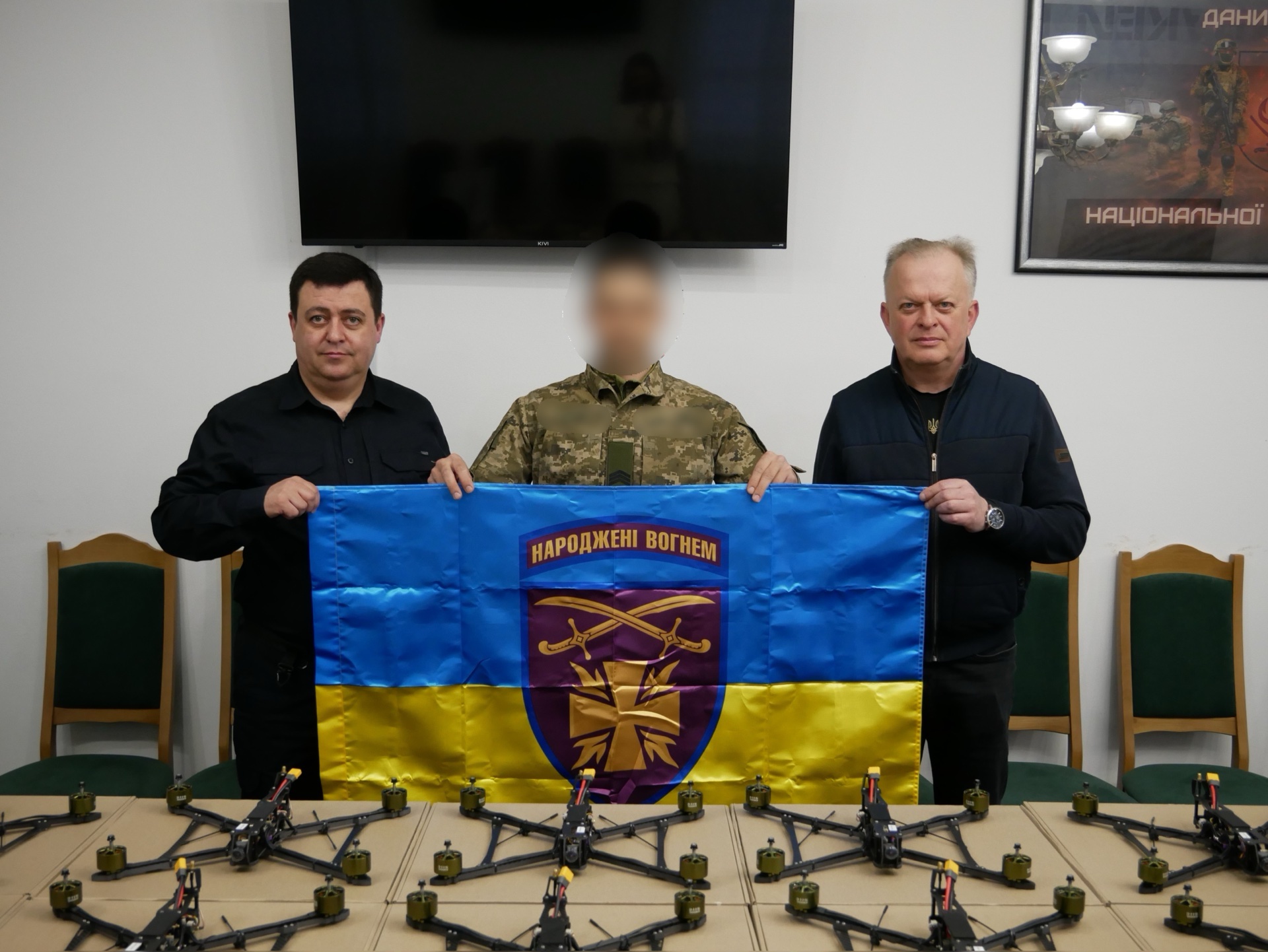 заступник начальника ОВА Сергій Здітовецький, заступник начальника ОВА Андрій Кавунець та військовий