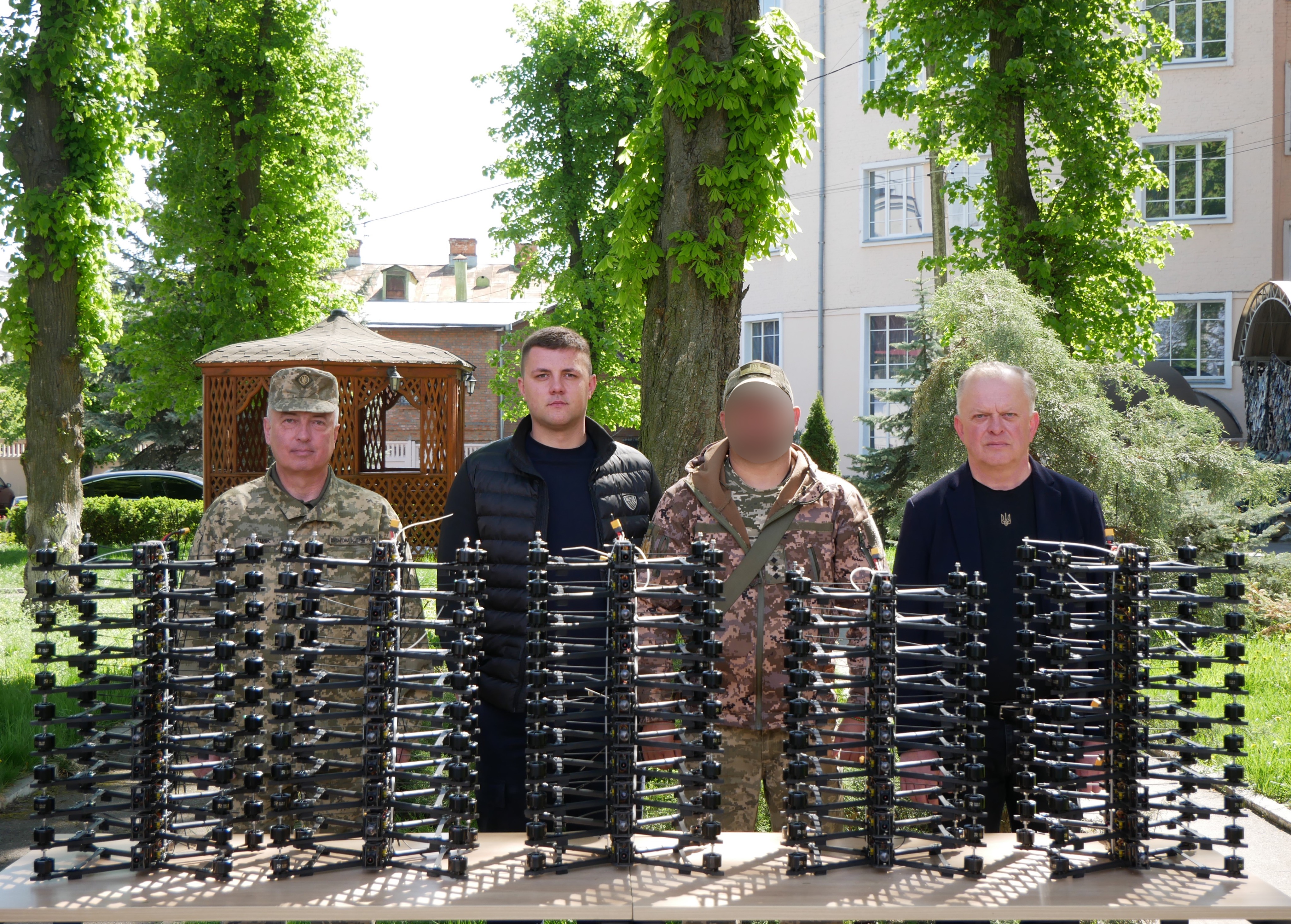Заступник Начальника ОВА Сергій Здітовецький, військовий, представник профільного департаменту ОВА та виробник дронів 