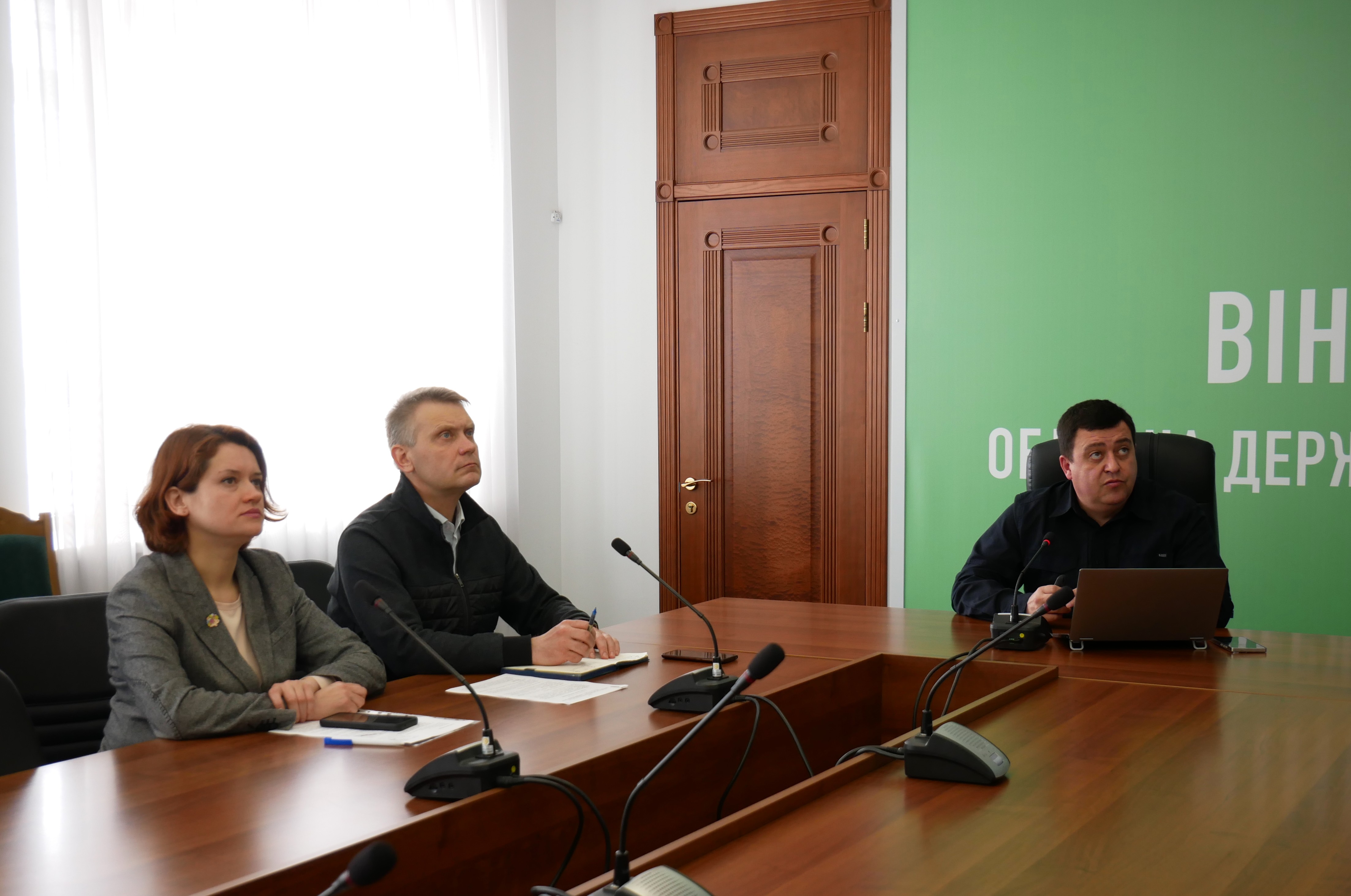 заступник начальника ОВА (CDTO) Андрій Кавунець, директор Департаменту міжнародного співробітництва та регіонального розвитку ОВА Ігор Цехановський та начальник управління міжнародного співробітництва та інвестицій Департаменту міжнародного співробітництва та регіонального розвитку ОВА Олена Ліпач