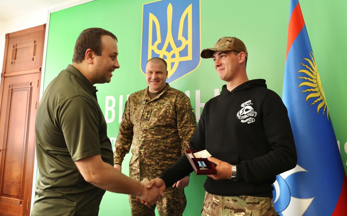Захисника з Вінниччини Богдана ДИМЧАКА нагороджено медаллю «За військову службу Україні»