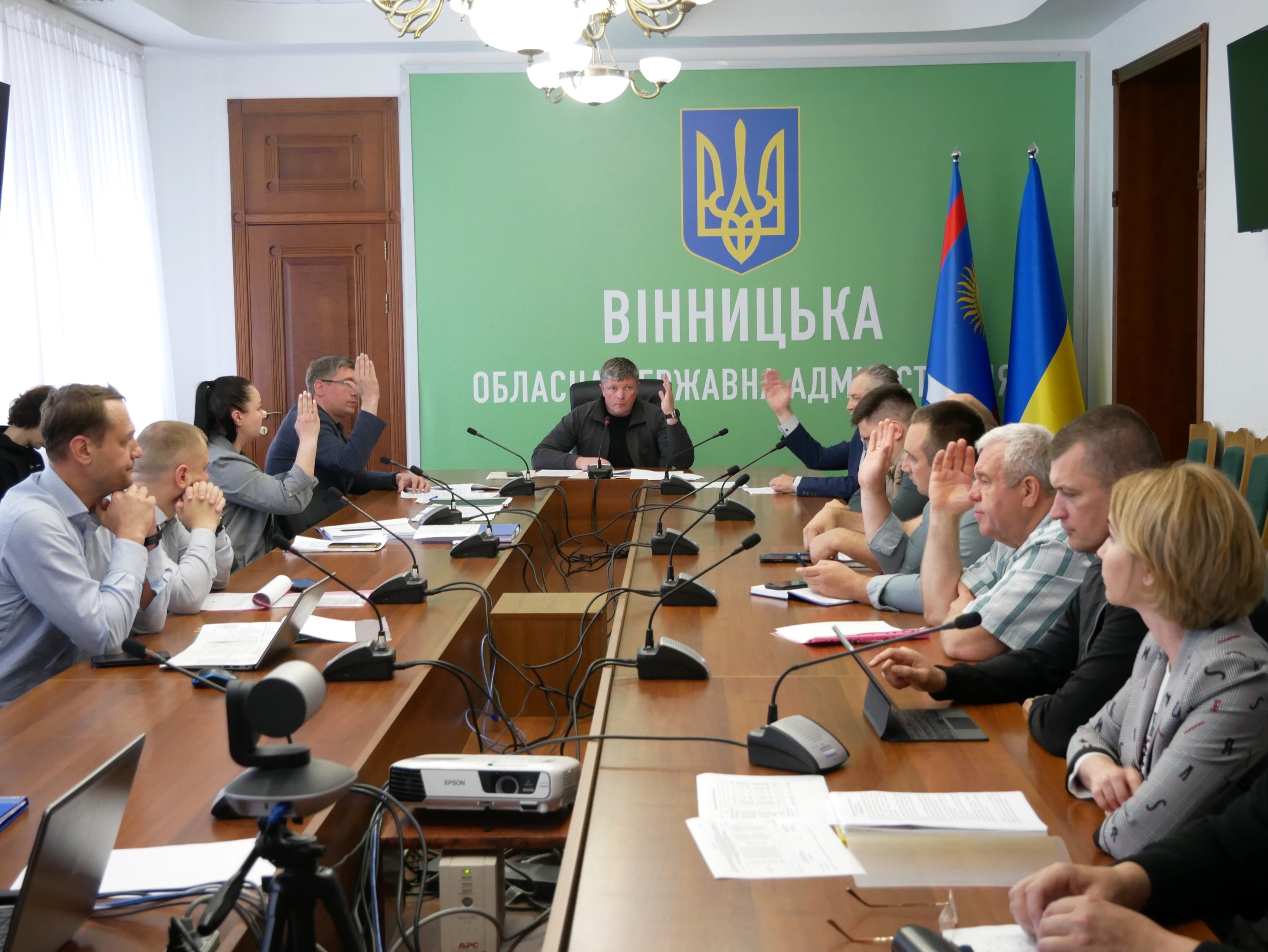 Заступник Начальника ОВА Олександр Піщик та учасники засідання