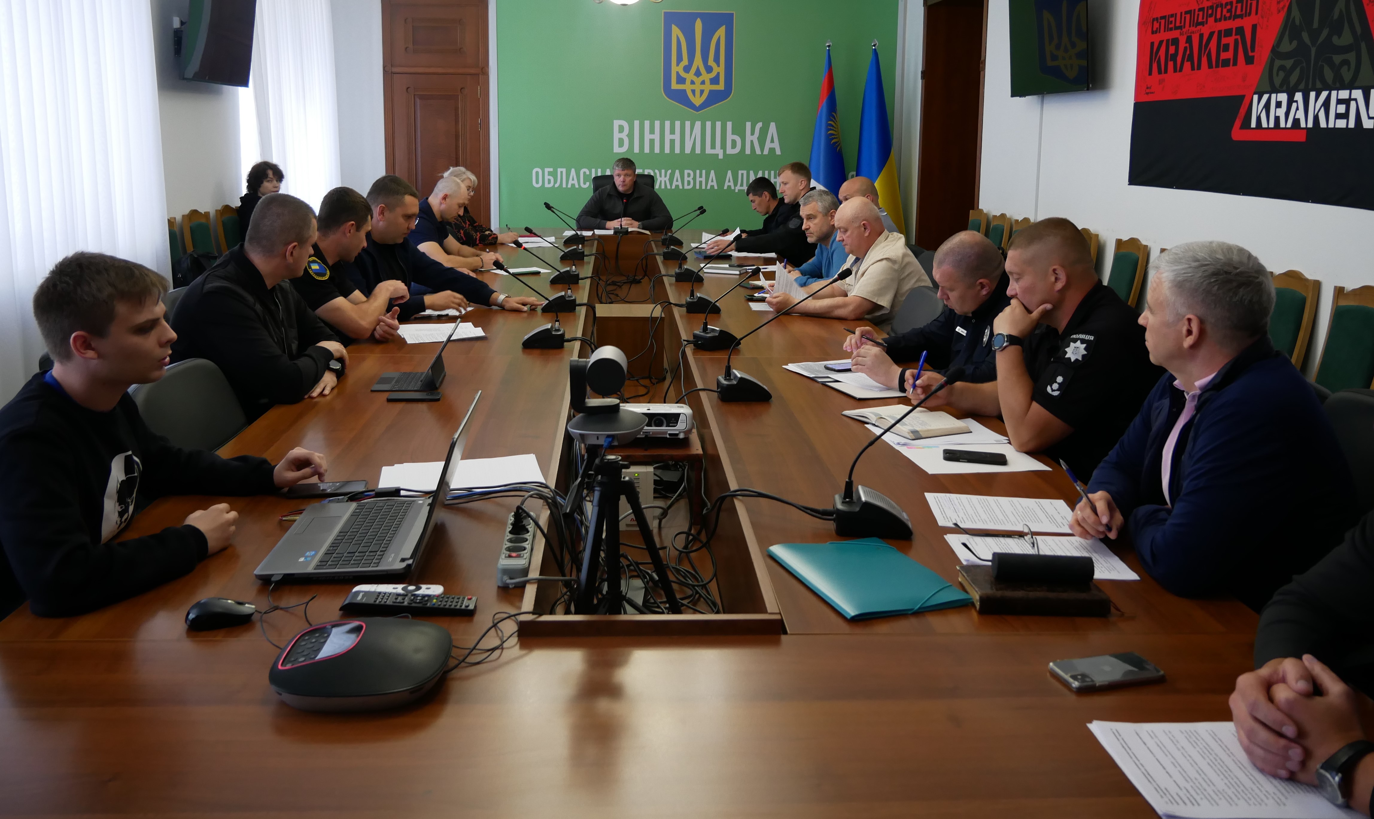 Заступник Начальника ОВА Олександр Піщик та учасники засідання