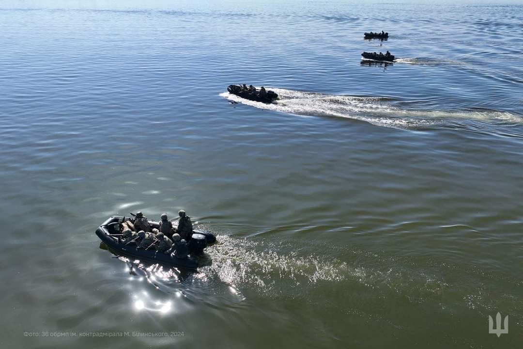 військові на виконанні бойового завдання 