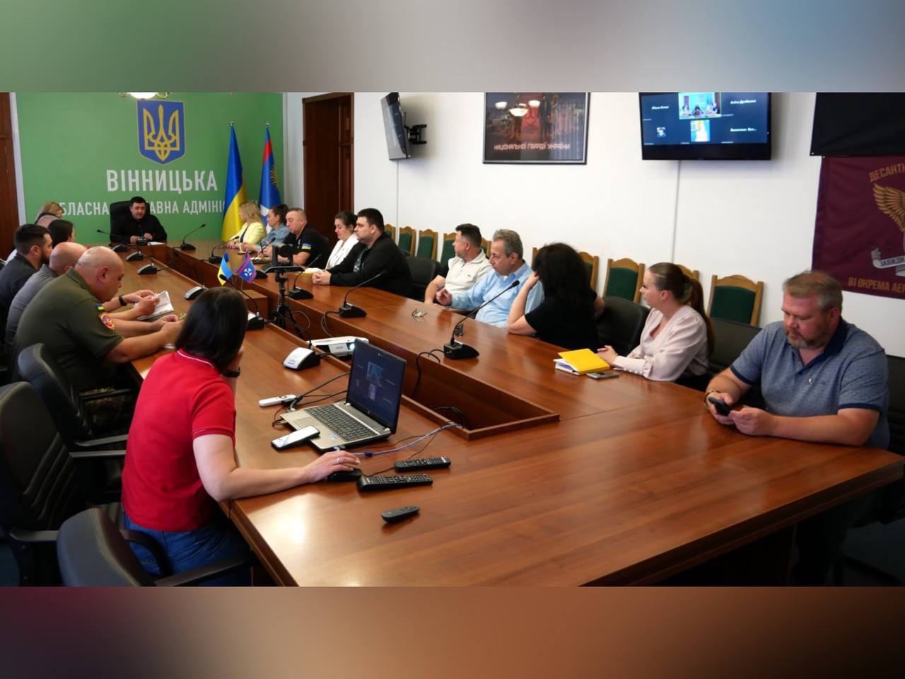 Заступник Начальника ОВА Андрій Кавунець та учасники зустрічі