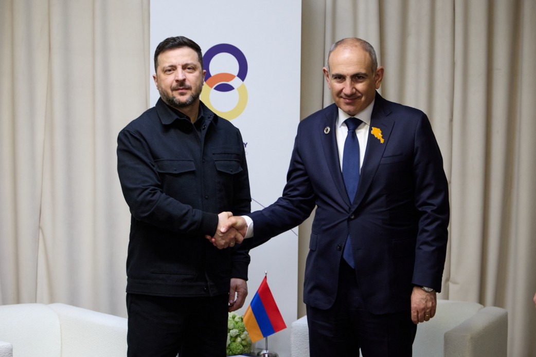 Зближення з Євросоюзом, безпекова ситуація та двостороння співпраця: Володимир Зеленський зустрівся з Ніколом Пашиняном