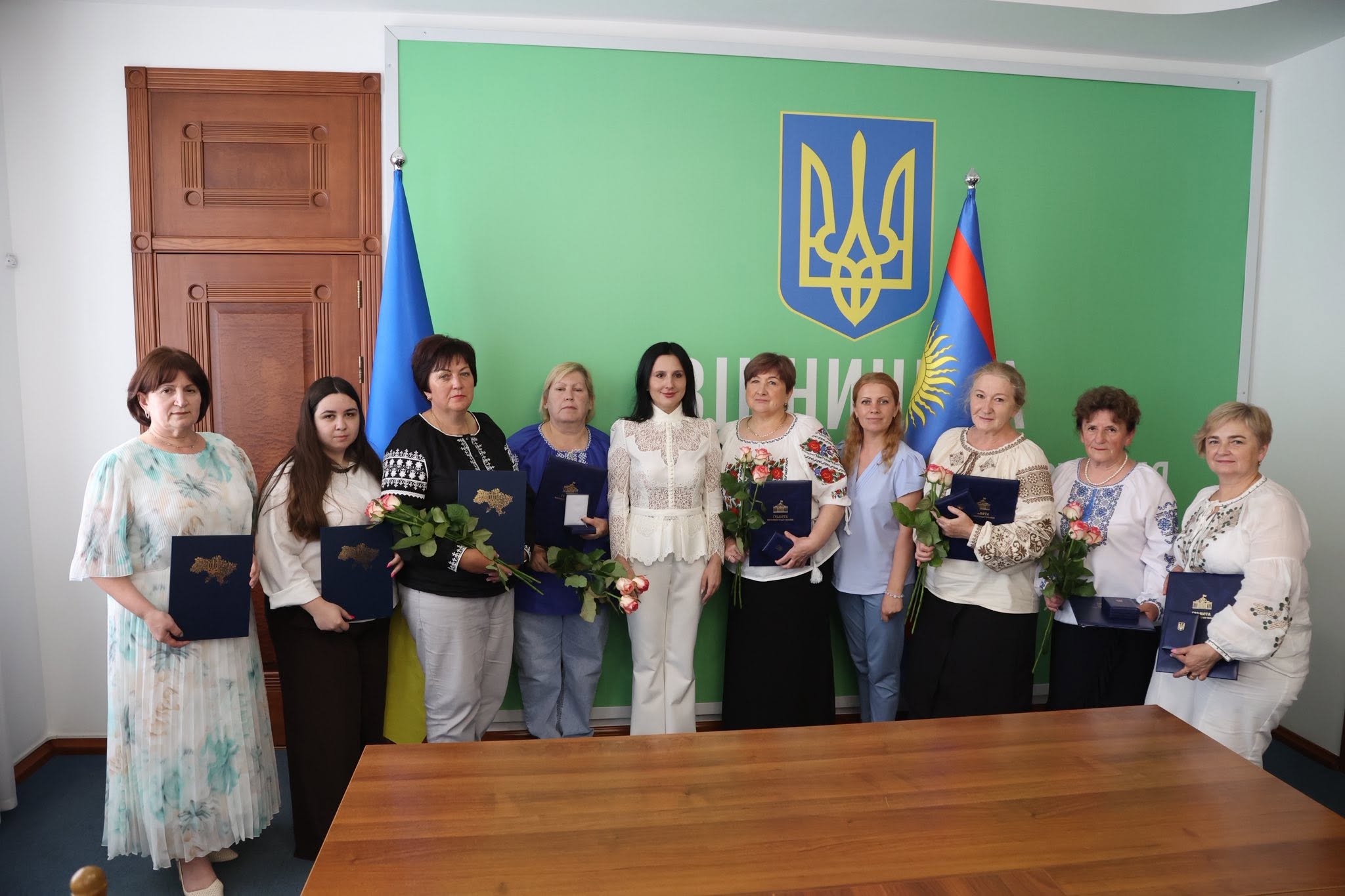 фото народної депутатки України Ірини Борзової та учасників заходу народна депутатка України Ірина Борзова та учасники заходу