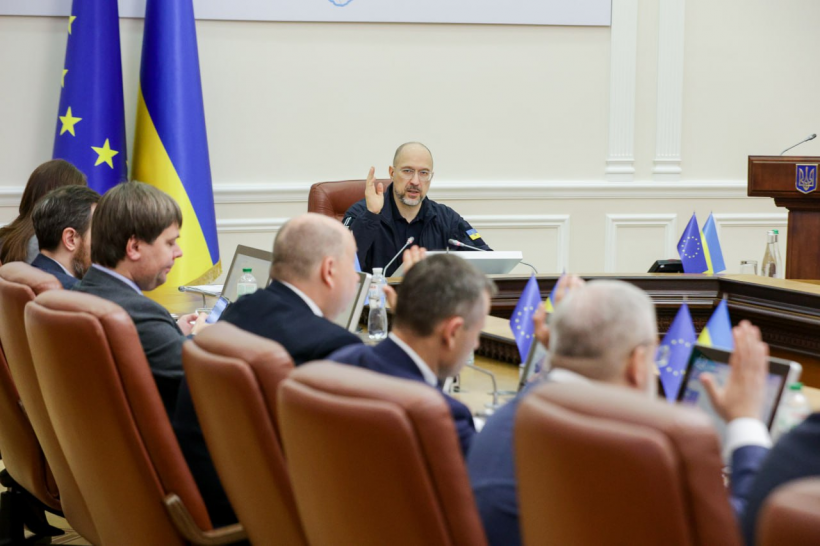 Прем’єр-міністр Денис Шмигаль під час засідання Уряду