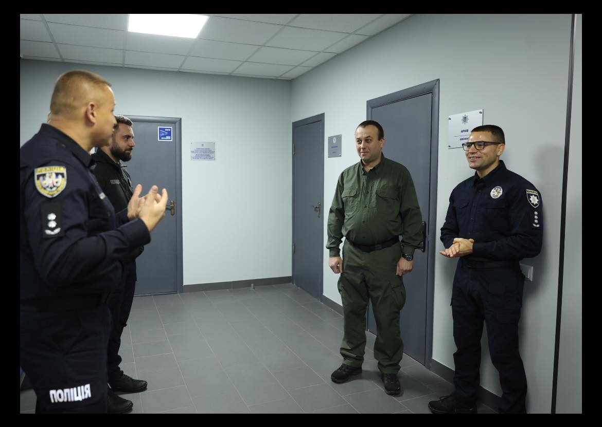 Начальник ОВА Сергій Борзов ознайомився з роботою фронт-офісу, який відкрито на базі Вінницького районного управління поліції № 2 у м. Вінниця