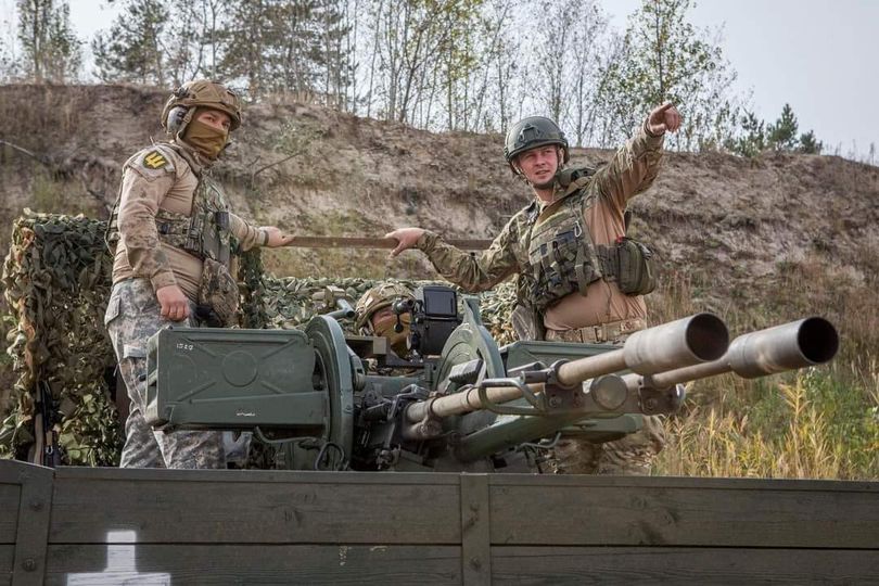 Військові