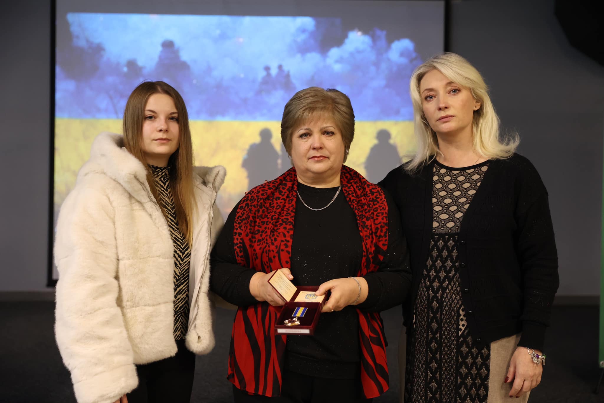 Перша заступниця Начальника ОВА Наталя Заболотна та люди у приміщенні