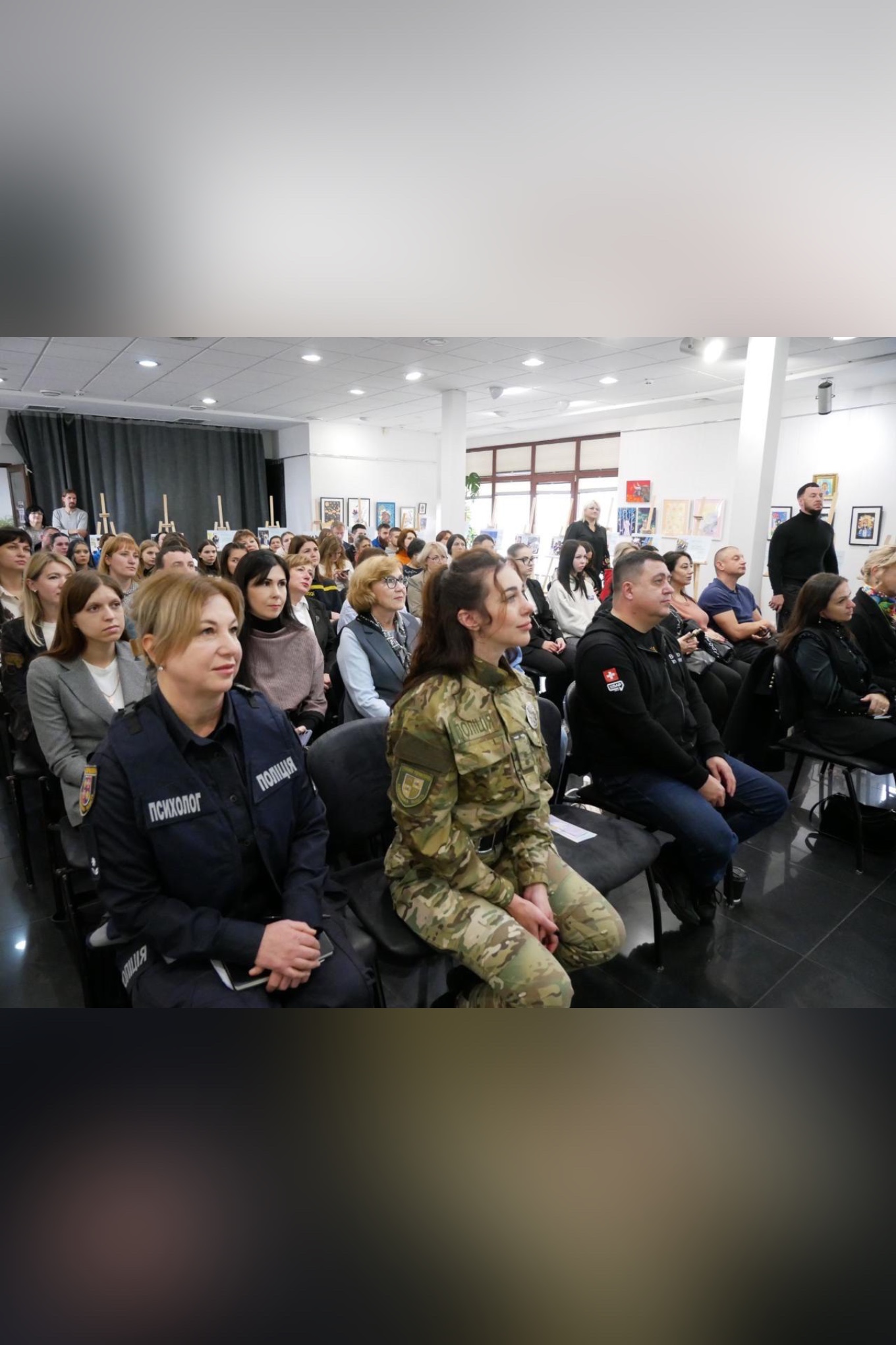 День ментального здоров'я: Національна галерея сили теплих дій «Дотики підтримки»