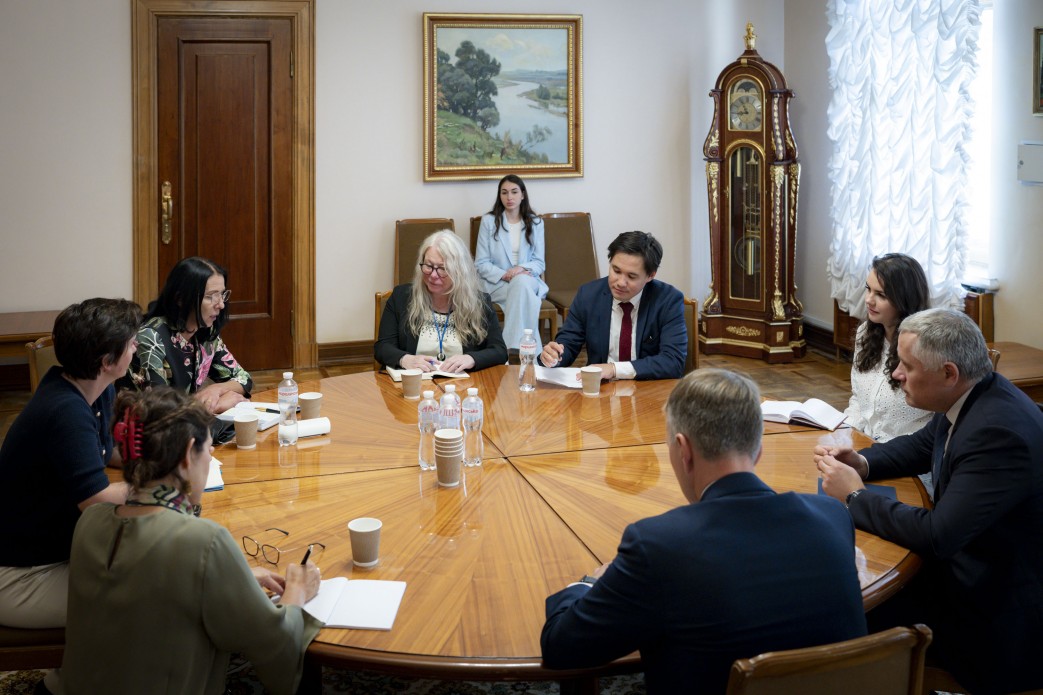 Учасники зустрічі