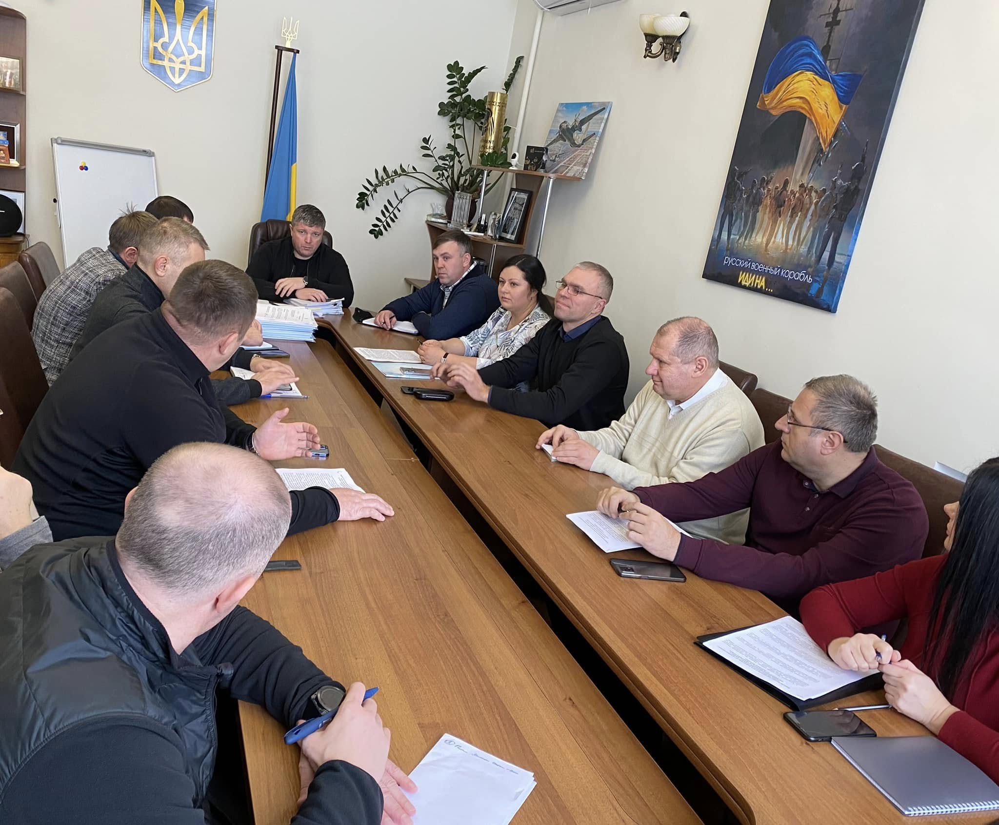 заступник Начальника ОВА Олександр Піщик та учасники засідання
