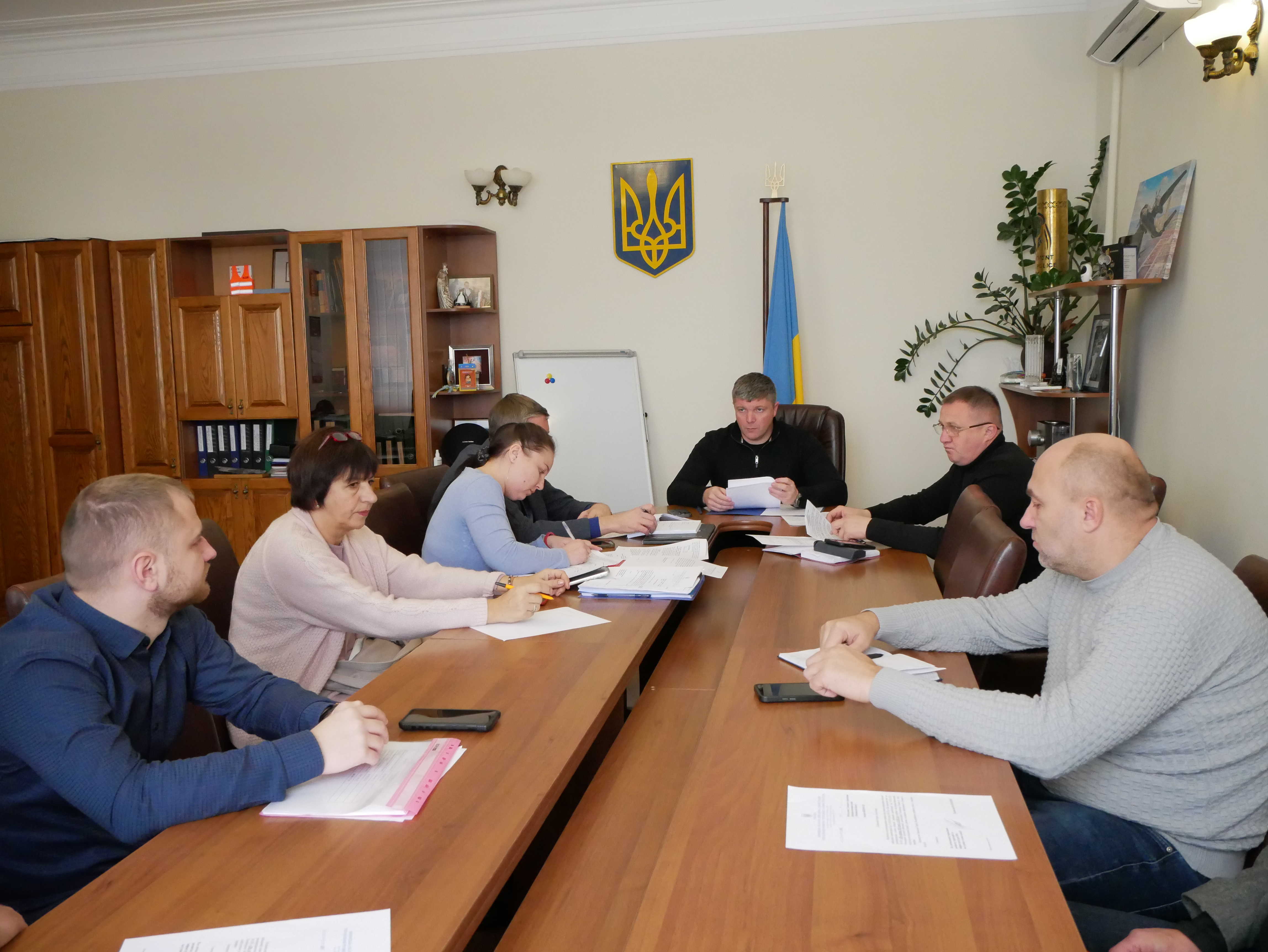 заступник Начальника ОВА Олександр Піщик та учасники засідання