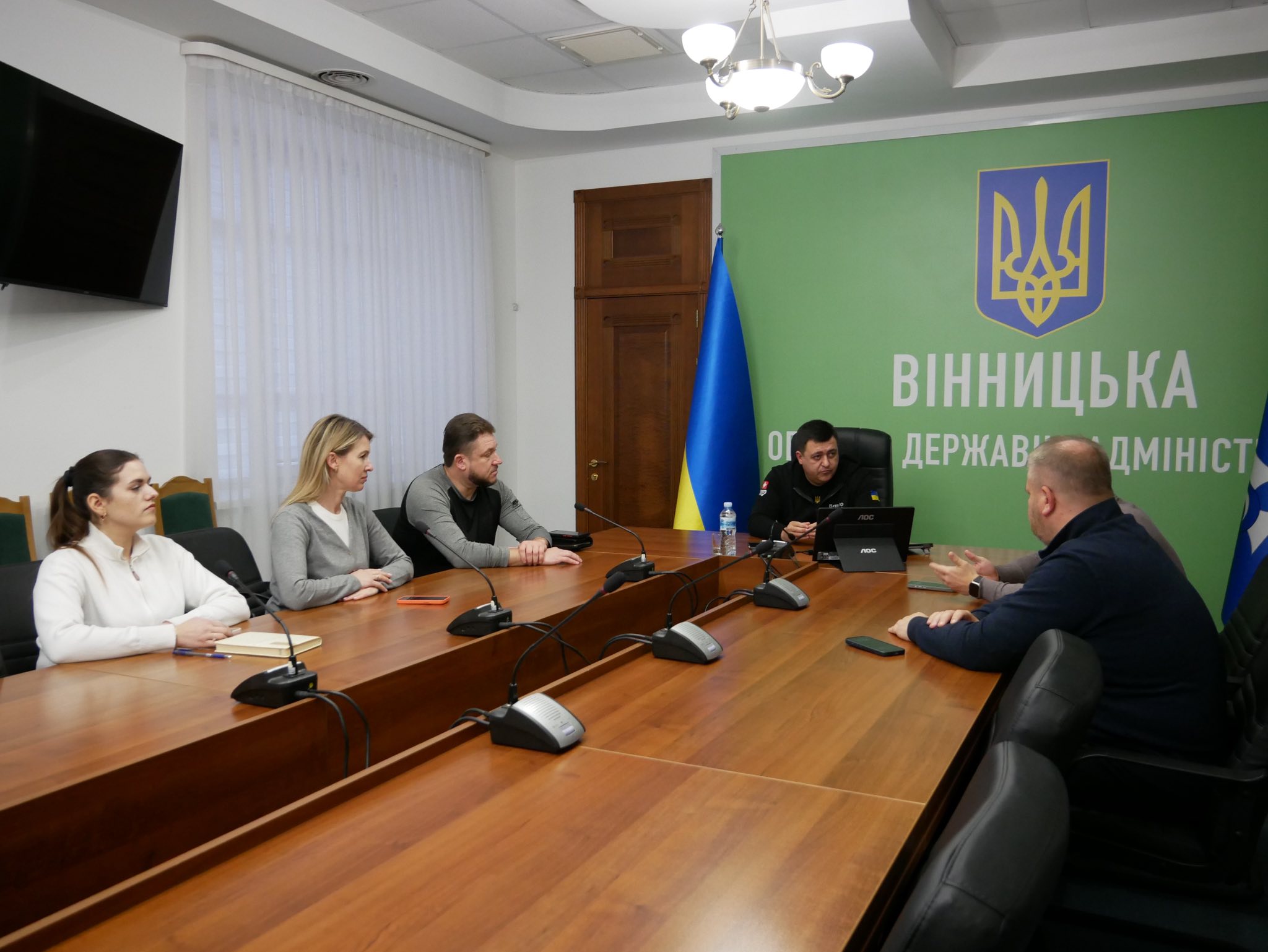 На Вінниччині обговорили напрями співпраці у сфері волонтерства та підтримки ВПО