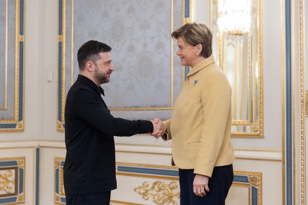 Оборонна підтримка, відбудова України та дипломатичний процес: Володимир Зеленський зустрівся з очільницею МЗС Латвії