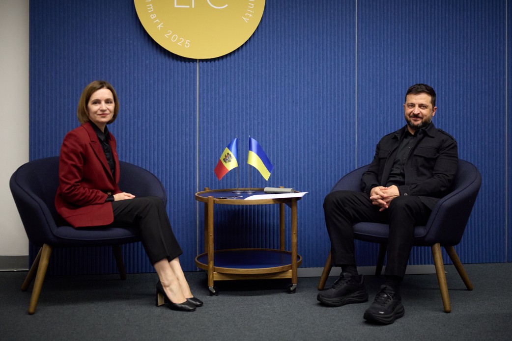 Президент України Володимир Зеленський під час зустрічі з Президенткою Молдови Маєю Санду