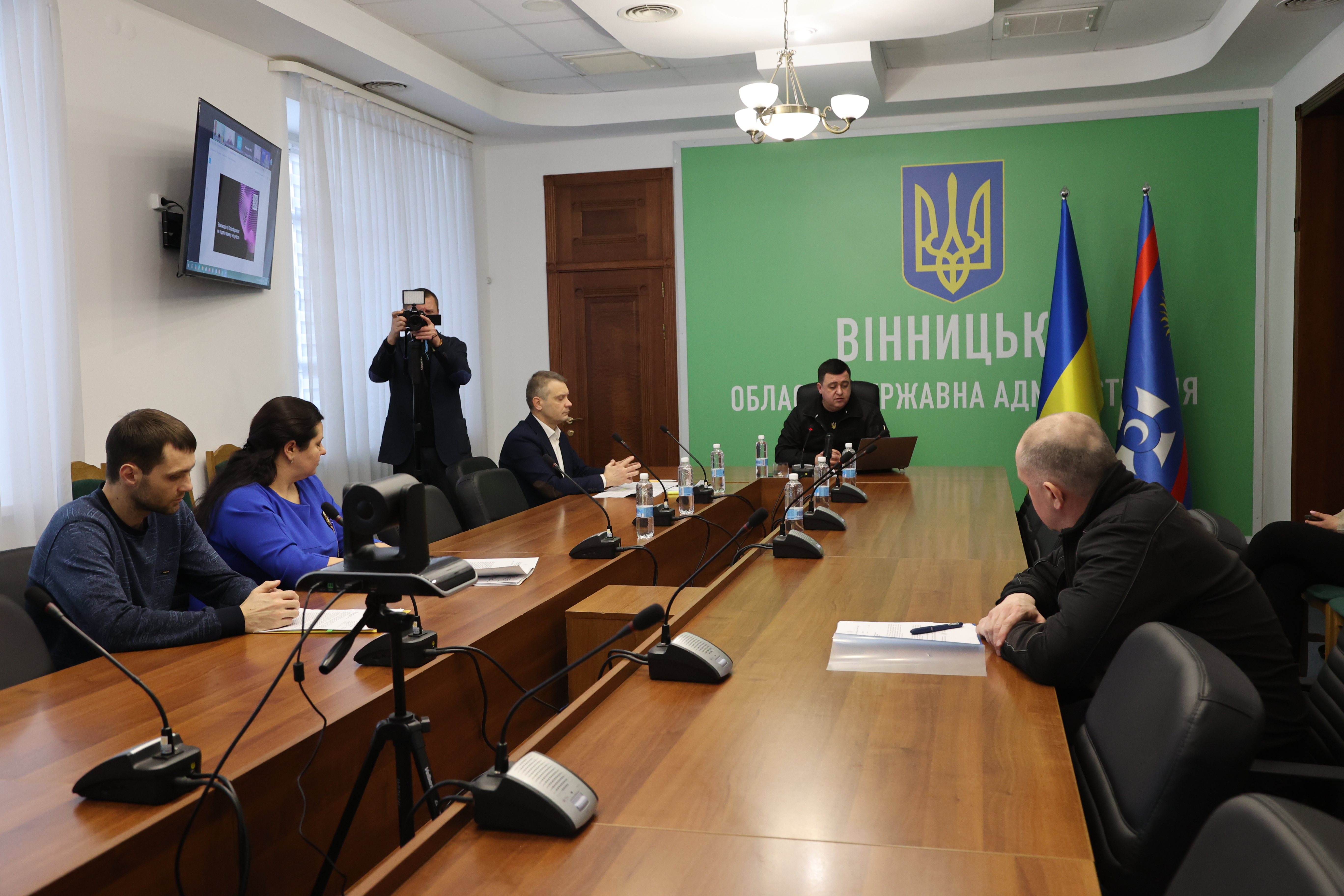 фото заступника Начальника ОВА Андрія Кавунця, директора Департаменту міжнародного співробітництва та регіонального розвитку ОВА Ігоря Цехановського та учасників заходу заступник Начальника ОВА Андрій Кавунець, директор Департаменту міжнародного співробітництва та регіонального розвитку ОВА Ігор Цехановський та учасники заходу