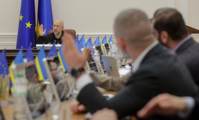 Прем'єр-міністр України Денис Шмигаль під час засідання Кабінету Міністрів України 