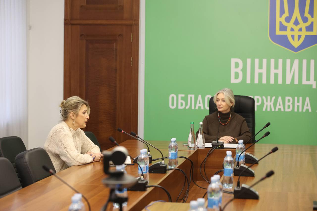 Перша заступниця Начальника ОВА Наталя Заболотна та директорка Департаменту охорони здоров'я та реабілітації ОВА Ольга Задорожна