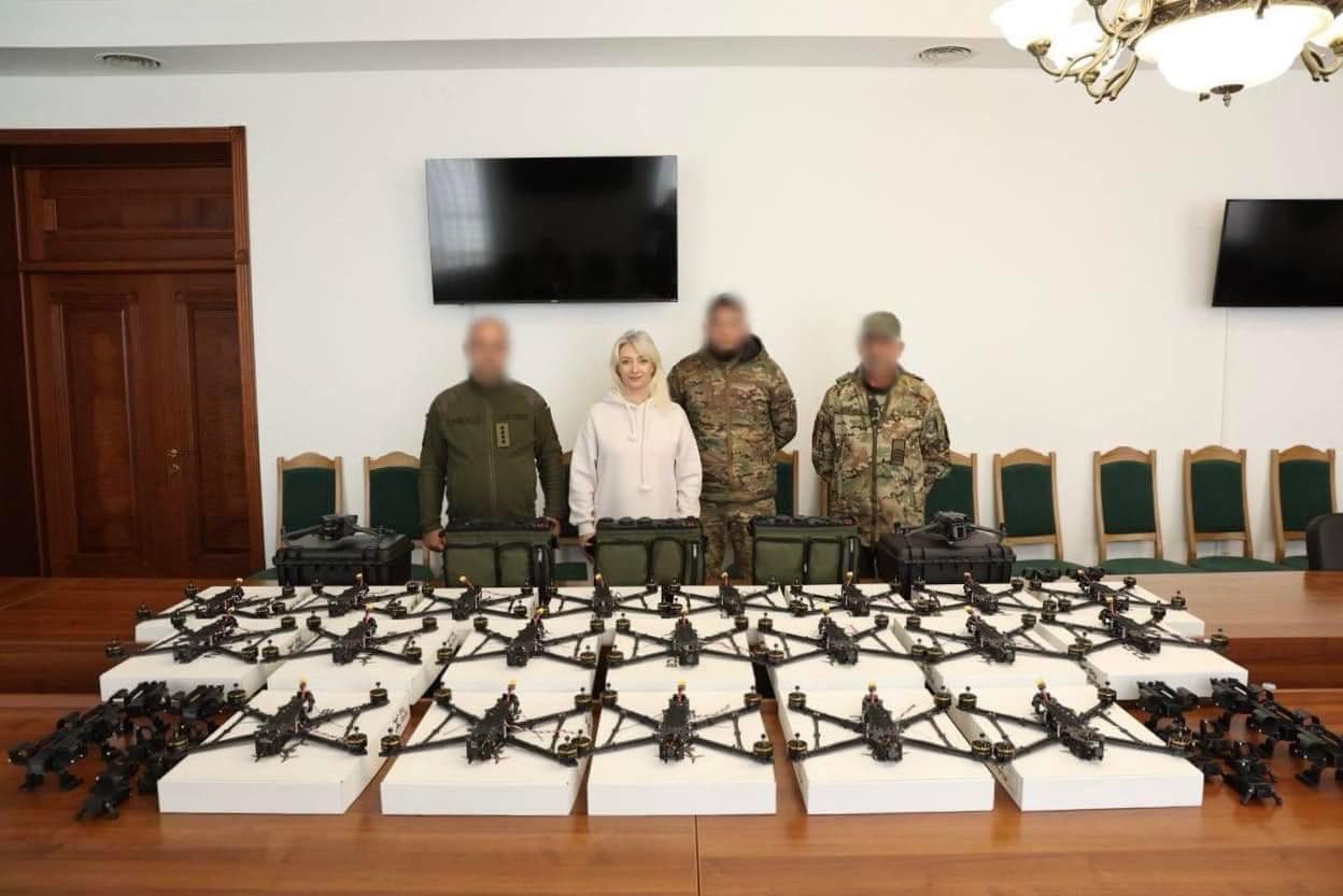 Перша заступниця Начальника ОВА Наталя Заболотна та військові