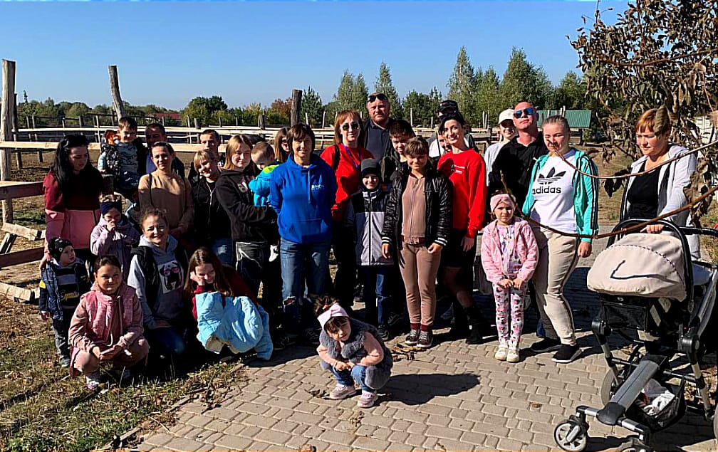 Групове фото людей .