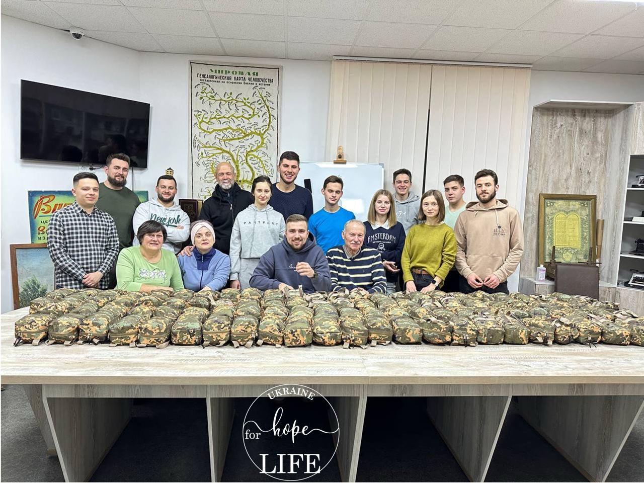 Військовослужбовці з аптечками