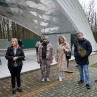 ветерани та учасники промотуру на території готельно-ресторанного комплексу "Гостевія"