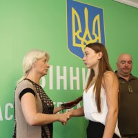 Перша заступниця Начальника ОВА Наталя Заболотна під час вручення посмертних нагород