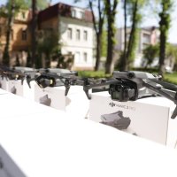 квадрокоптери DJI Mavic 3 Pro 