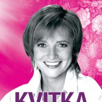 Діти з дорослими проводять час на природі і на культурних заходах