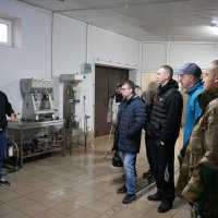 ветерани та учасники промотуру на виноробні